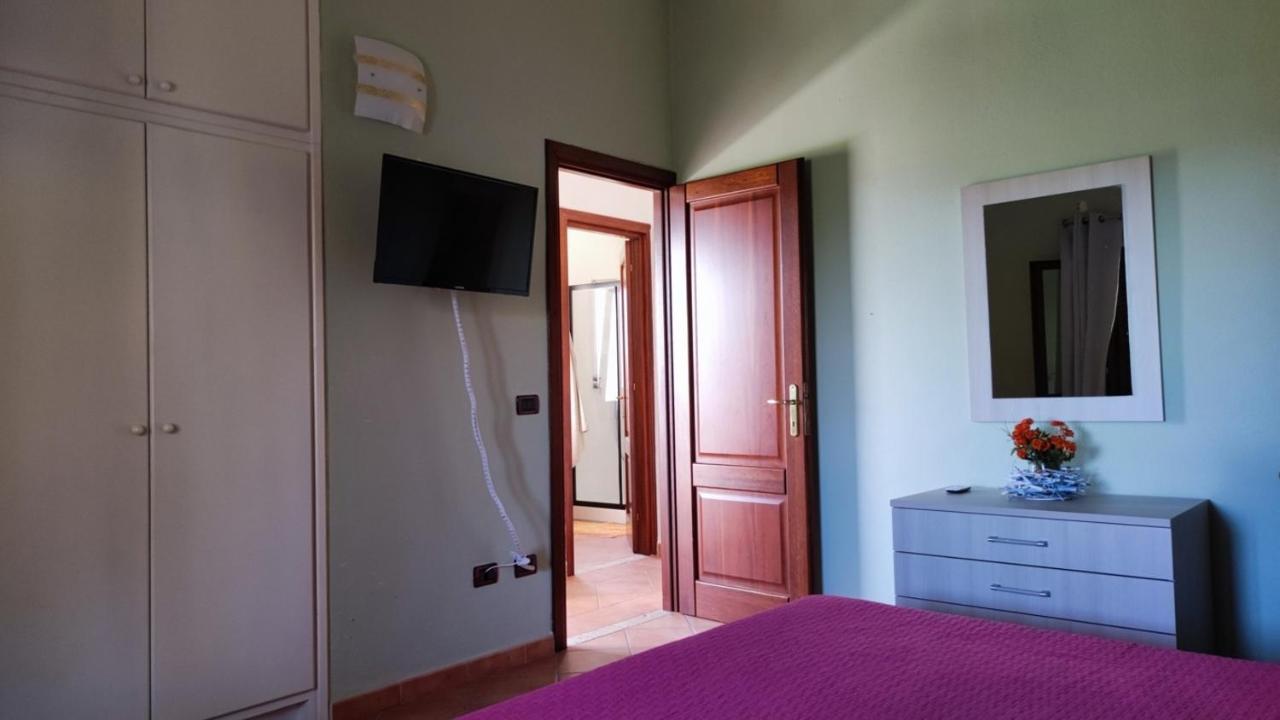 Casa L'Ulivariu Affittacamere San Teodoro  Eksteriør bilde