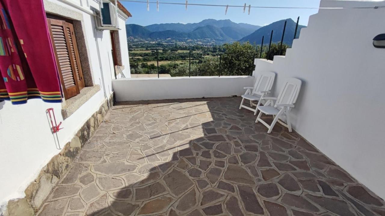 Casa L'Ulivariu Affittacamere San Teodoro  Eksteriør bilde